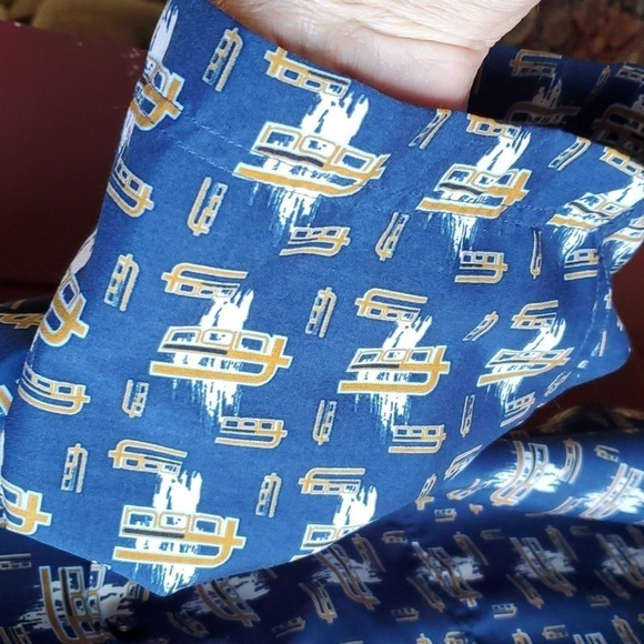 Vintage FUBU SS button down blue with logo. Size XXL - Picture 7 of 11